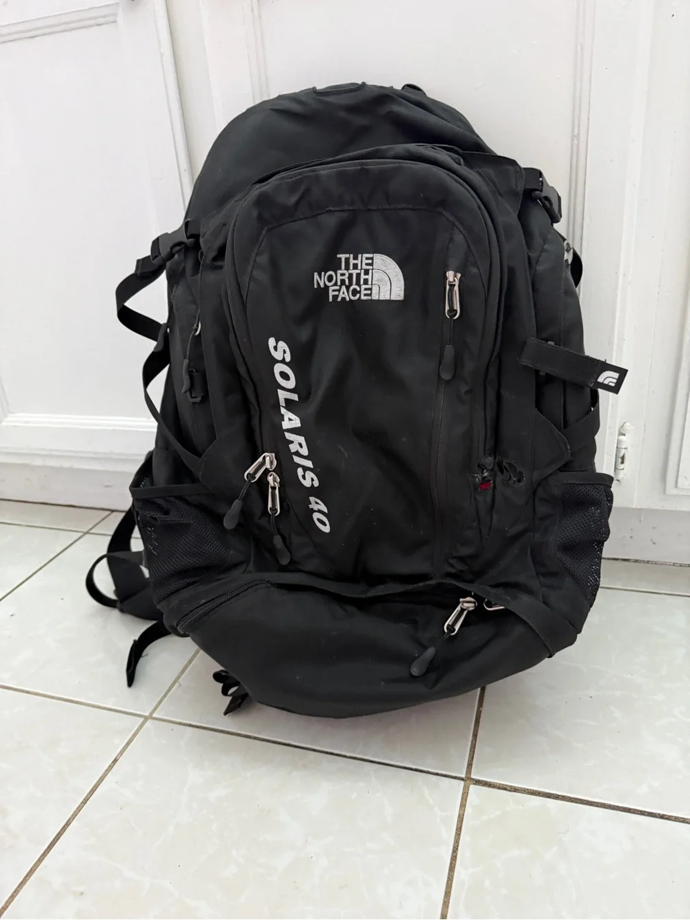The North Face Solaris 40 Hiking Backpack Black Travel Pack READ DESCRIPTION
